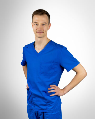 Uśmiechnięty fizjoterapeuta CFF