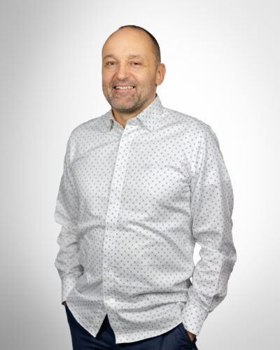 Uśmiechnięty ortopeda CFF